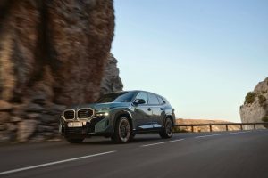 BMW XM 2023 … أول سيارة كهربائية هجينة من فئة سيارات M الرياضية_1