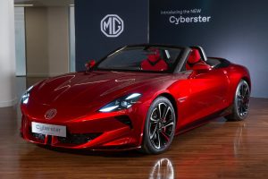 MG قد تقوم بإطلاق نسخة أصغر وأرخص من سيارة Cyberster الكهربائية الجديدة_2