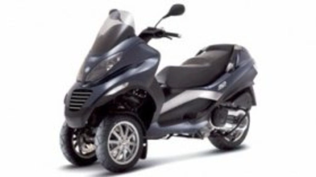 2008 Piaggio MP3 Three Wheeler 400 - 2008 بياجيو MP3 ثري ويلر 400