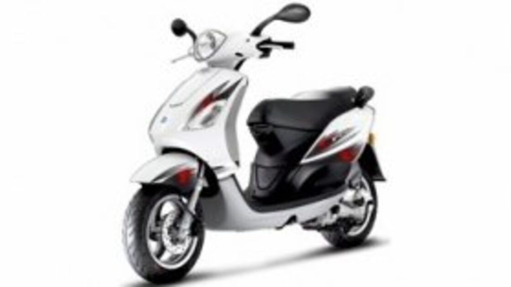 2010 Piaggio Fly 50 - 2010 بياجيو فلاي 50