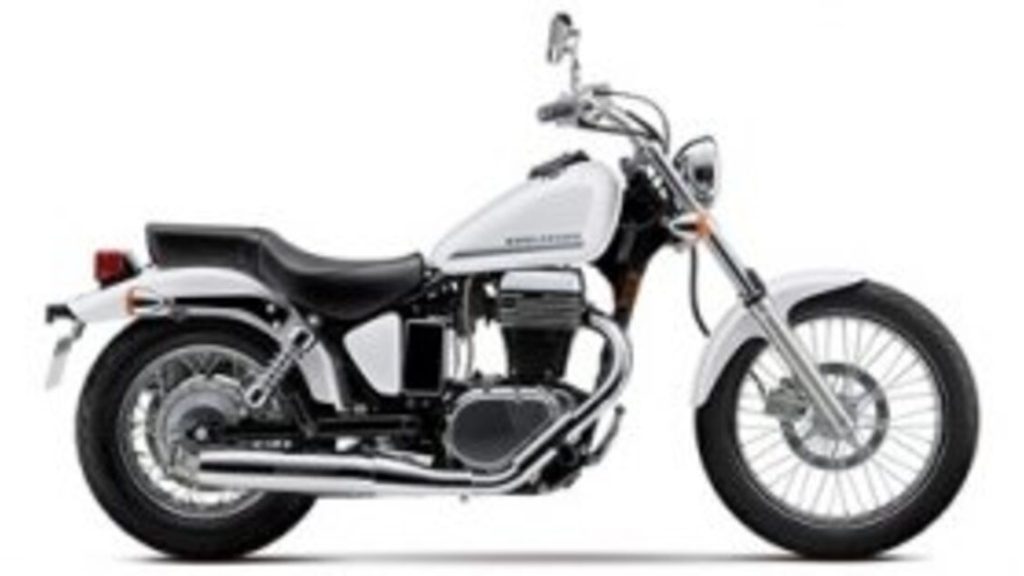 2016 Suzuki Boulevard S40 - 2016 سوزوكي بولفارد S40