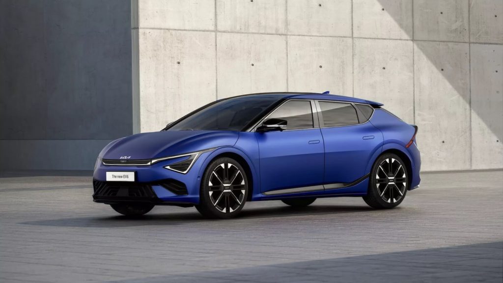 الظهور الأول لسيارة كيا EV6 2025 بتصميم جديد وتصميم داخلي محدث وبطارية أكبر