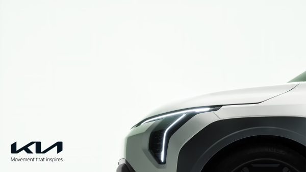 كيا ستكشف عن سيارة الدفع الرباعي الكهربائية الجديدة EV3 في 23 مايو الحالي