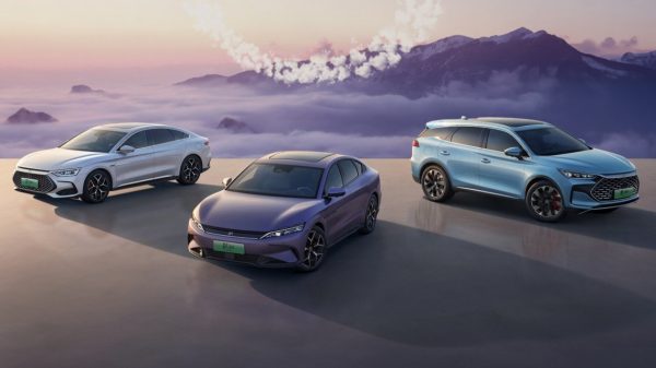 BYD تحطم أرقام المبيعات القياسية ببيع أكثر من 4 ملايين سيارة تعمل بالطاقة الجديدة في عام 2024