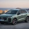 بتصميم رياضي أكثر هجومية .. أودي تكشف عن سيارة الدفع الرباعي الفخمة Audi Q3 2026