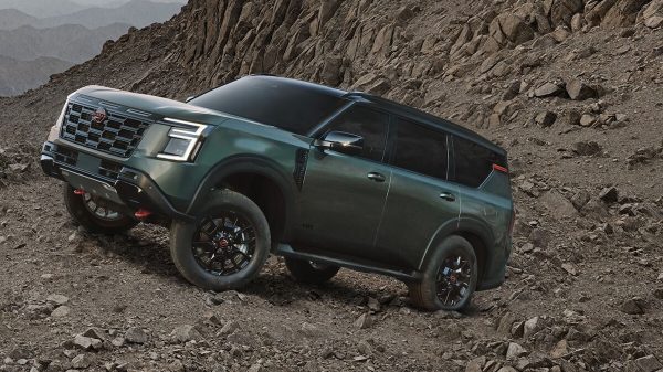 نيسان تطلق سيارة باترول PRO-4X الجديدة كلياً بقدرات استثنائية على الطرق الوعرة