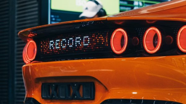 طراز Concept AMG GT XX الاختباري يحقق رقماً قياسياً جديداً في قدرات التحمل للسيارات الكهربائية