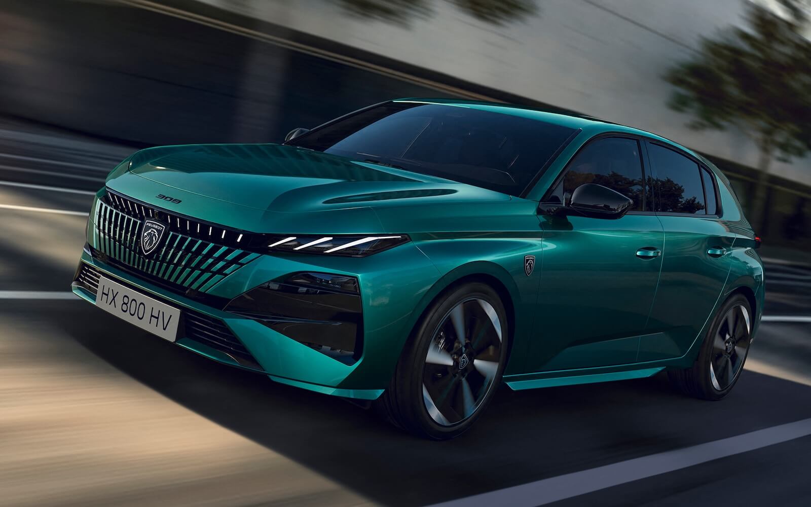بيجو تكشف عن طرازي E-308 وE-308 SW الجديدين ببطارية أكبر بنسبة 8.6%