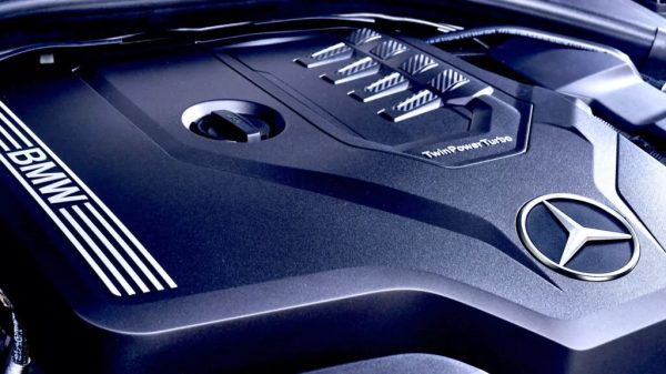 مرسيدس تنفي الأخبار حول نيتها الحصول على محركات رباعية الأسطوانات من BMW