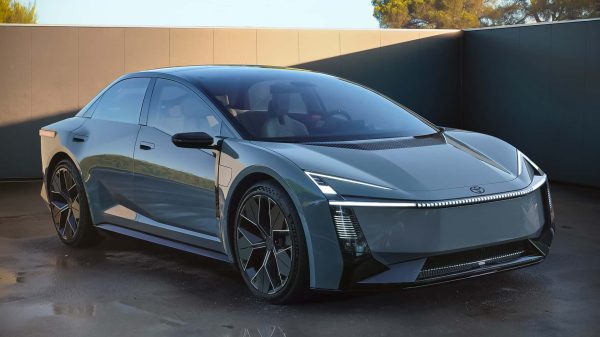 تويوتا كورولا كونسبت: السيارة الأكثر مبيعاً في العالم تتحول إلى سيارة كهربائية