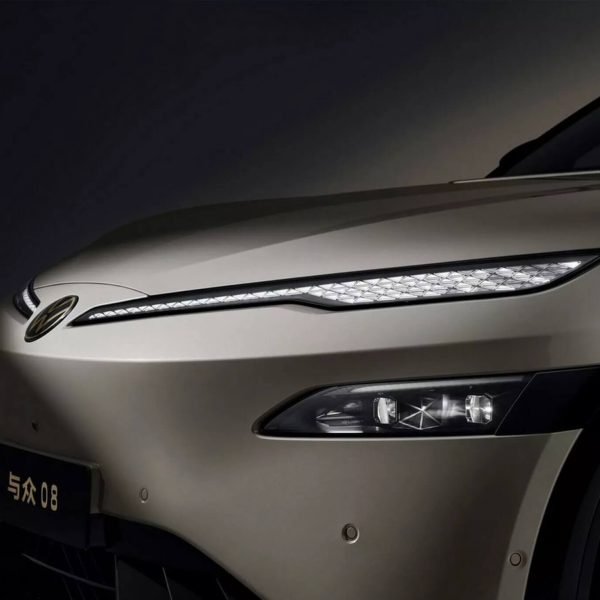 فولكس فاجن تكشف عن طراز ID. Unyx 08 بتصميم صادم لا يشبه أي سيارة من هويتها التقليدية