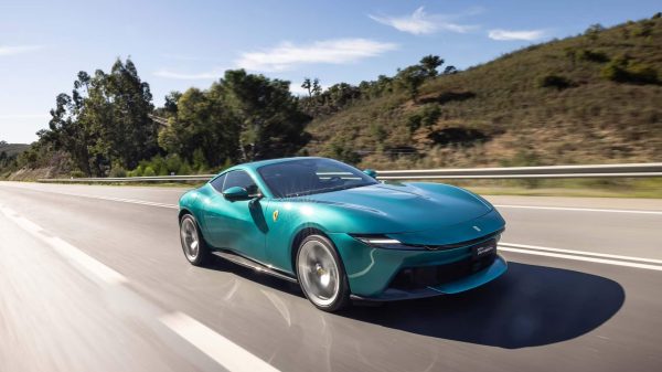 فيراري أمالفي 2027 … طراز يجمع بين الجمال المنحوت بدقة والقوة والرشاقة