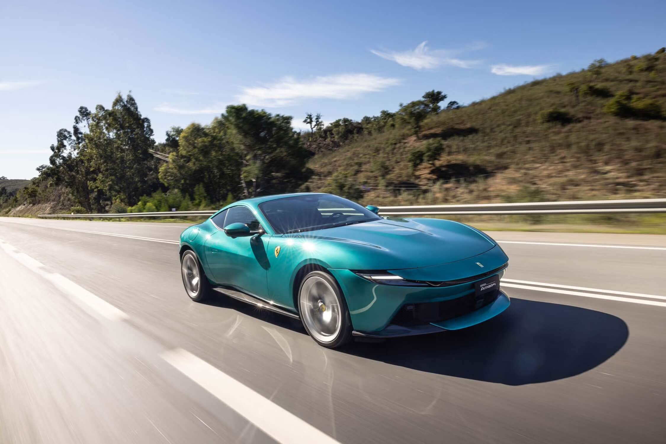 فيراري أمالفي 2027 … طراز يجمع بين الجمال المنحوت بدقة والقوة والرشاقة