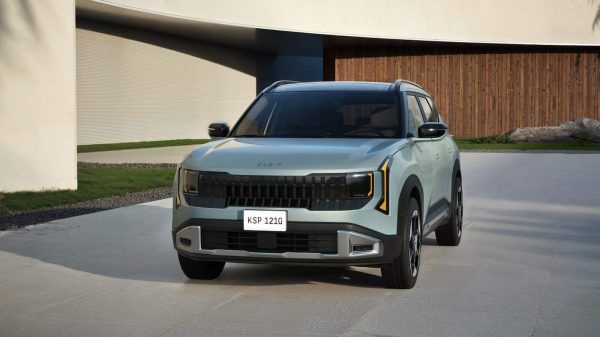 كيا سيلتوس 2027 تظهر بتصميم أكثر جرأة ومحركات مألوفة