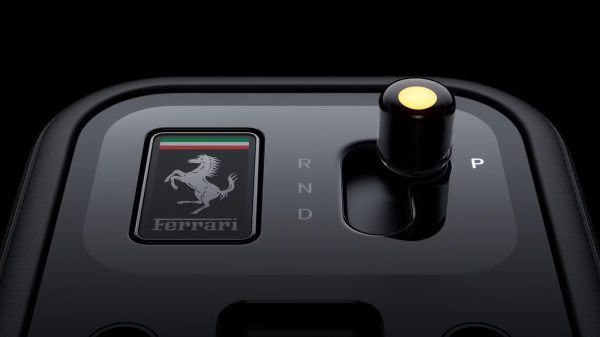 فيراري تتعاون مع وكالة الفضاء الأمريكية ناسا لضبط تسارع سيارتها الكهربائية الأولى  Luce