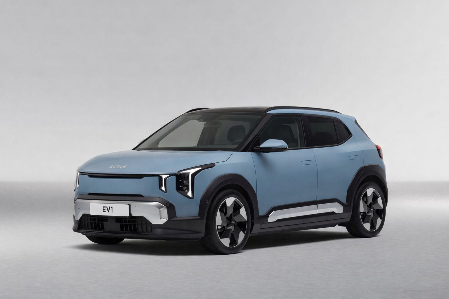 كيا تكشف EV1 الجديدة كأرخص سيارة كهربائية لديها في أوروبا وتقود خطة للتوسع الكهربائي والهجين حتى 2030