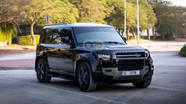 دليل لاختيار سيارتك في الإمارات: حين تتحول الرحلة إلى قرار ذكي