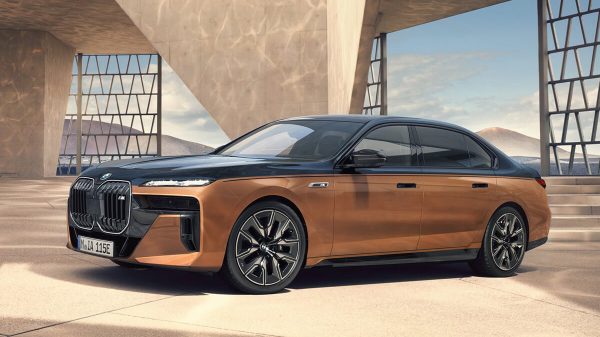 سيارة i7 الجديدة من بي إم دبليو تحصل على بطاريات من تصنيع ريماك لتحسين المدى والشحن