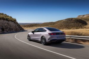 مرسيدس تكشف عن C-Class الكهربائية الجديدة … جمع ناجح بين الأداء والمدى الطويل_5