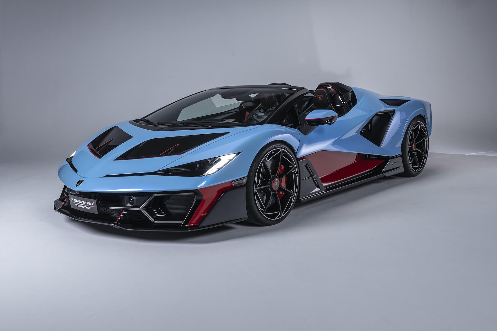 لامبورغيني تكشف عن Fenomeno Roadster … سيارة خارقة مكشوفة بقوة 1080 حصان و 15 نسخة فقط