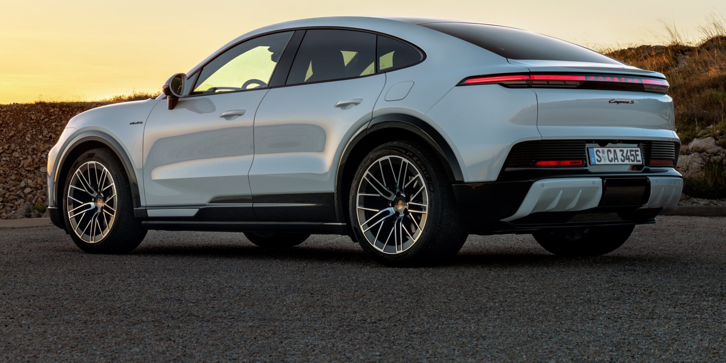 Porsche Cayenne S Coupe Electric  -  بورشة كايين إس كوبيه الكتريك_2