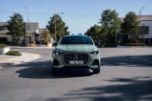 مرسيدس تكشف عن سيارة GLA 2028 الجديدة بخيارات كهربائية وهجينة ومقصورة أوسع_12