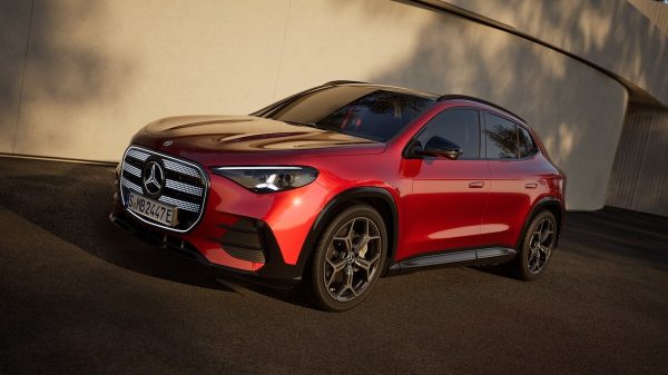 مرسيدس تكشف عن سيارة GLA 2028 الجديدة بخيارات كهربائية وهجينة ومقصورة أوسع