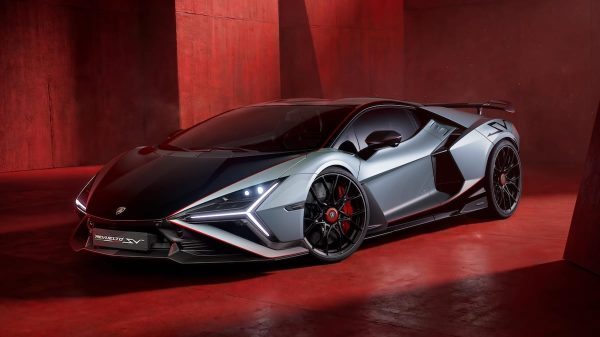 لامبورغيني تكشف رسمياً عن Lamborghini Revuelto SV بقوة 1,050 حصان كأقوى طرازاتها الإنتاجية