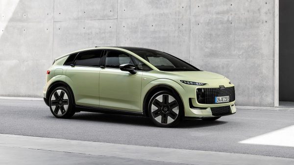 أودي تعيد إحياء طراز A2 عبر الكروس أوفر الكهربائية A2 e-tron الجديدة موديل 2027