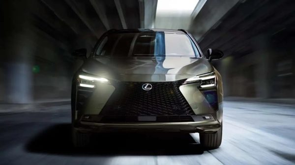 الكشف عن لكزس NX موديل 2027 بتصميم جديد وقوة هجينة أكبر