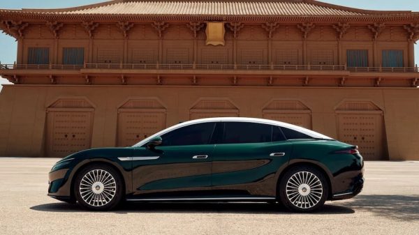 بي واي دي تطلق سيارتها الكهربائية الفاخرة Great Han EV 2027 بمدى يصل إلى 1008 كم