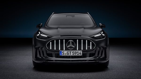مرسيدس تكشف عن سيارتها الكهربائية AMG GT SUV موديل 2028 بقوة تصل إلى 1,153 حصان